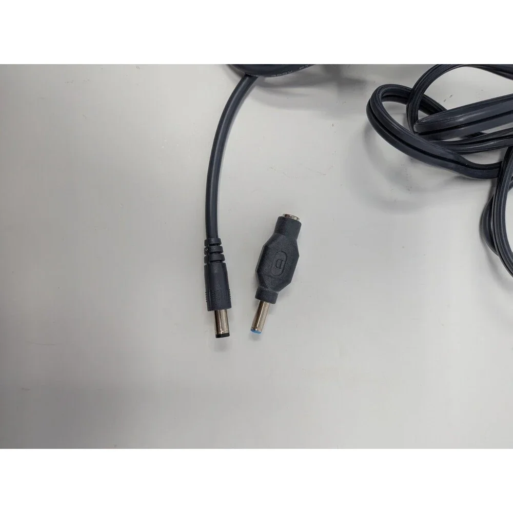 ONN ADS-65QI-19A-2 65W Universal Laptop Charger with 1 Interchangable Tip
